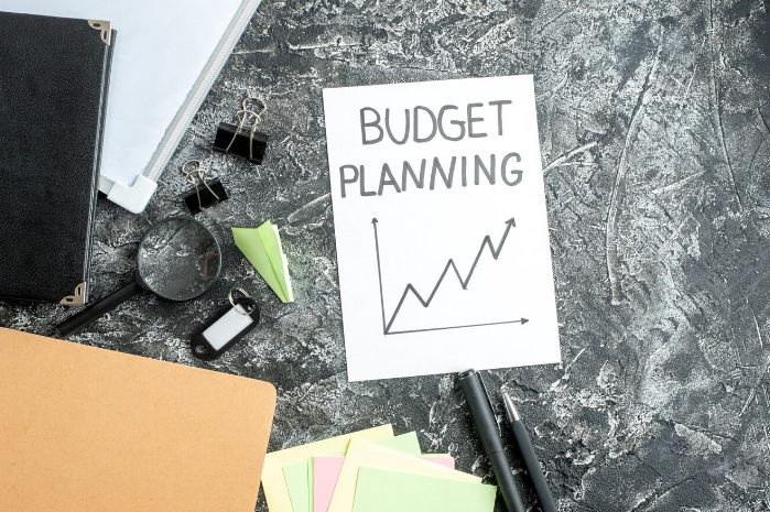 Essential Steps to Create a Budget: Managing Expenses and Saving Money Effectively